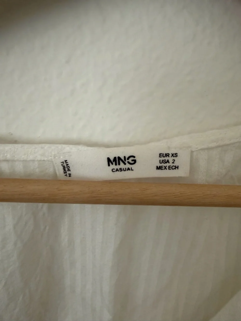 Mango White Minimalist Neutral 3/4 Sleeve Blouse Top Size XS Cottagecore Spring - Picture 5 of 9